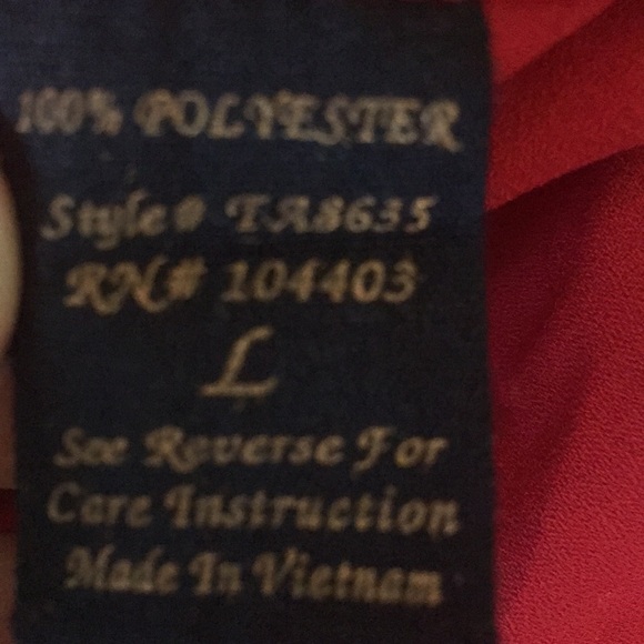 Mine Red Blouse with button sleeves - Picture 3 of 5